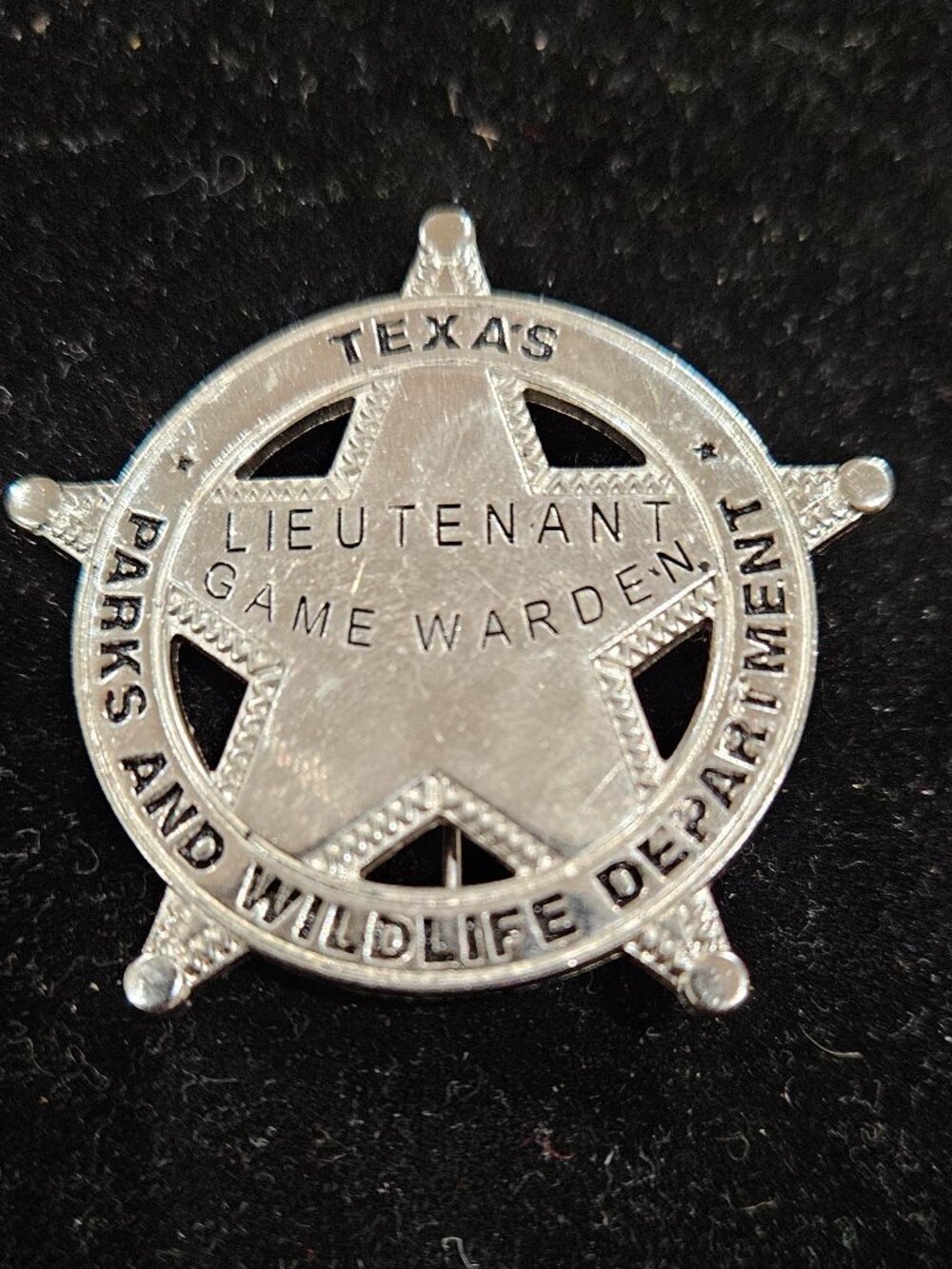 TEXAS - PARKS & WILDLIFE DEPARTMENT - LIEUTENANT GAME WARDEN BADGE